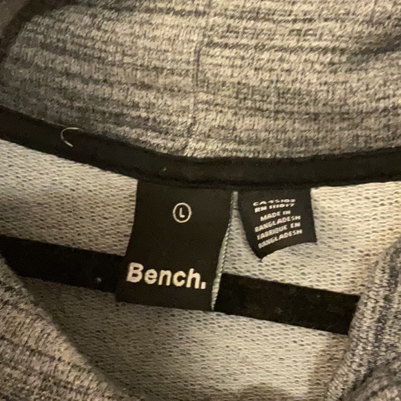 Gray stripe bench sweater - Picture 4 of 5